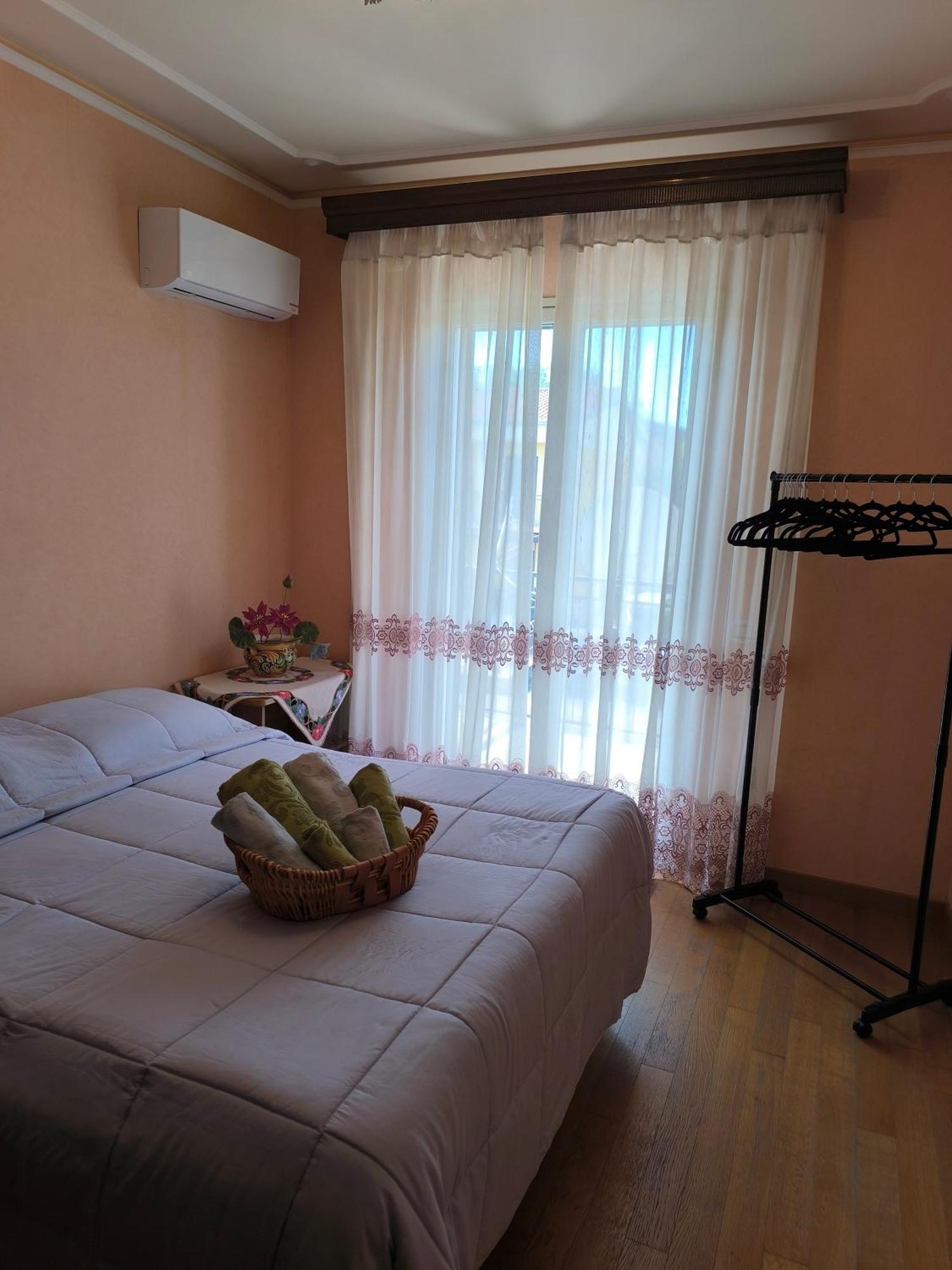 Bed & Breakfast Kalinka Motta SantʼAnastasia Exterior foto