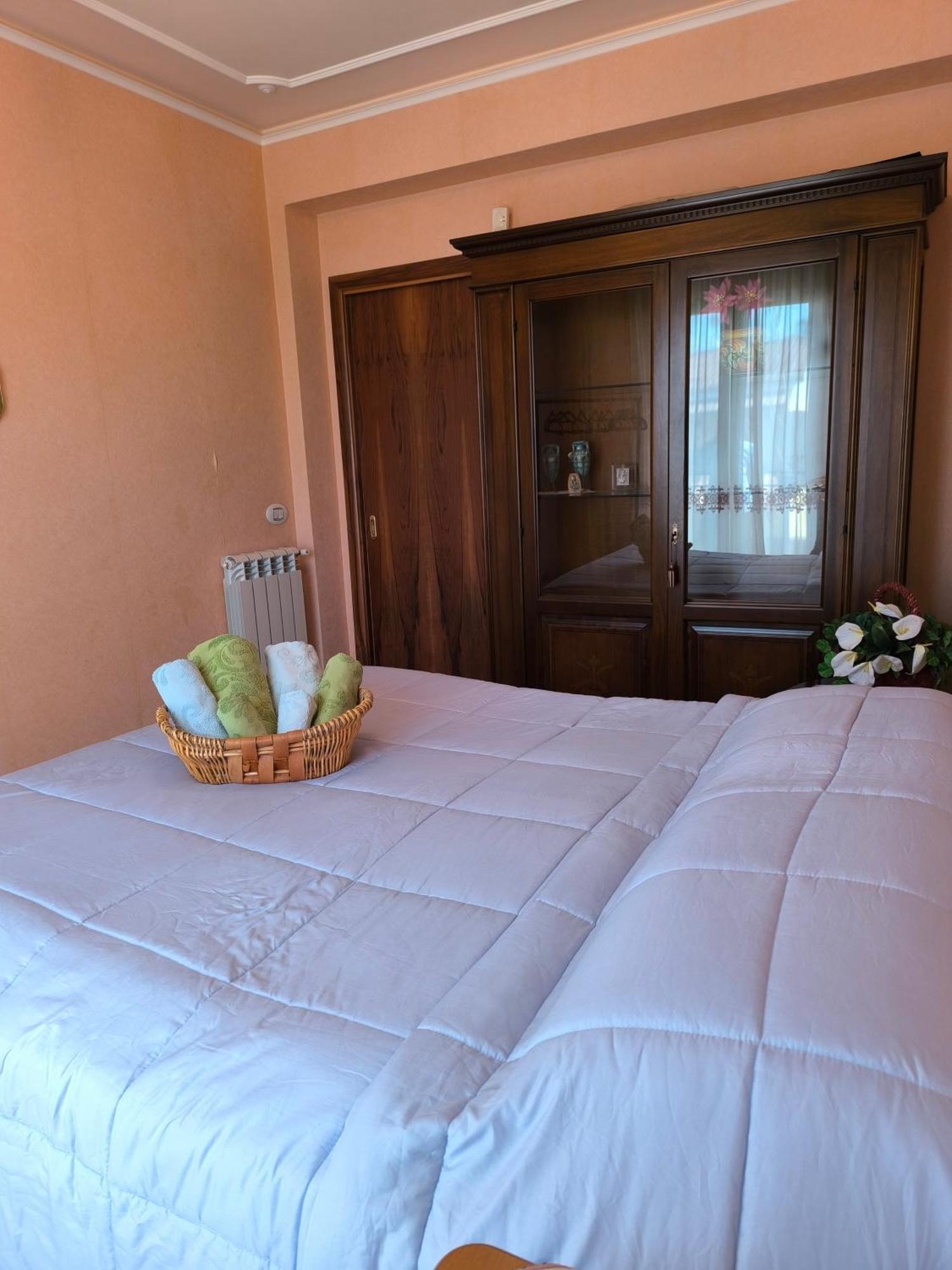 Bed & Breakfast Kalinka Motta SantʼAnastasia Exterior foto