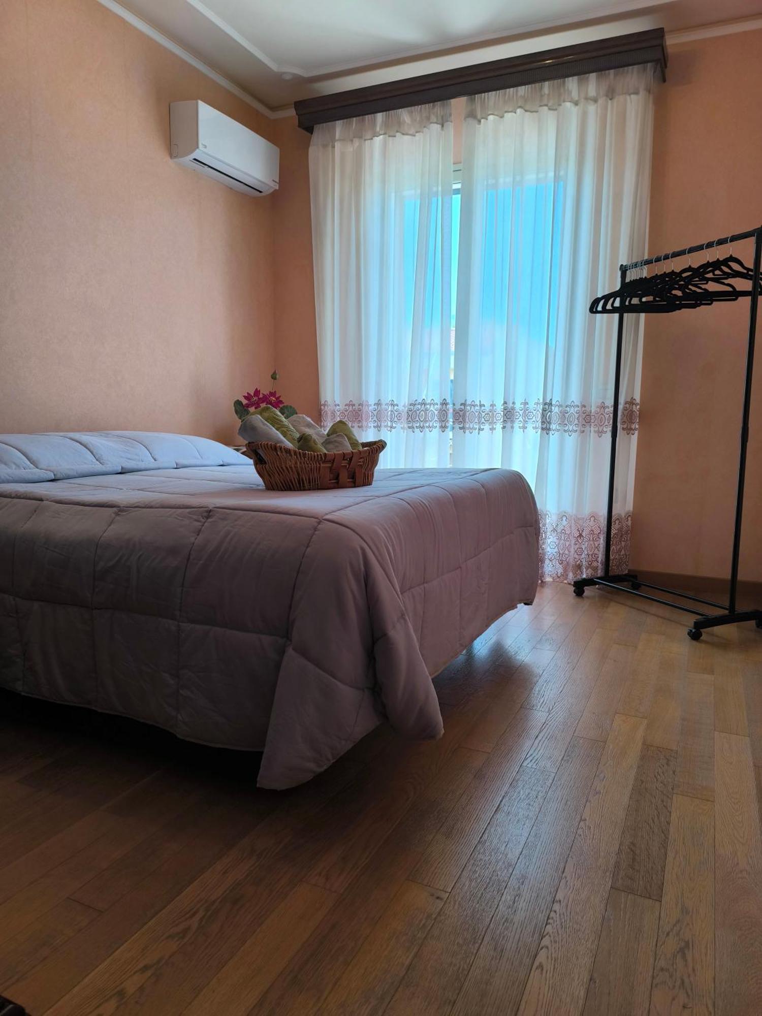 Bed & Breakfast Kalinka Motta SantʼAnastasia Exterior foto