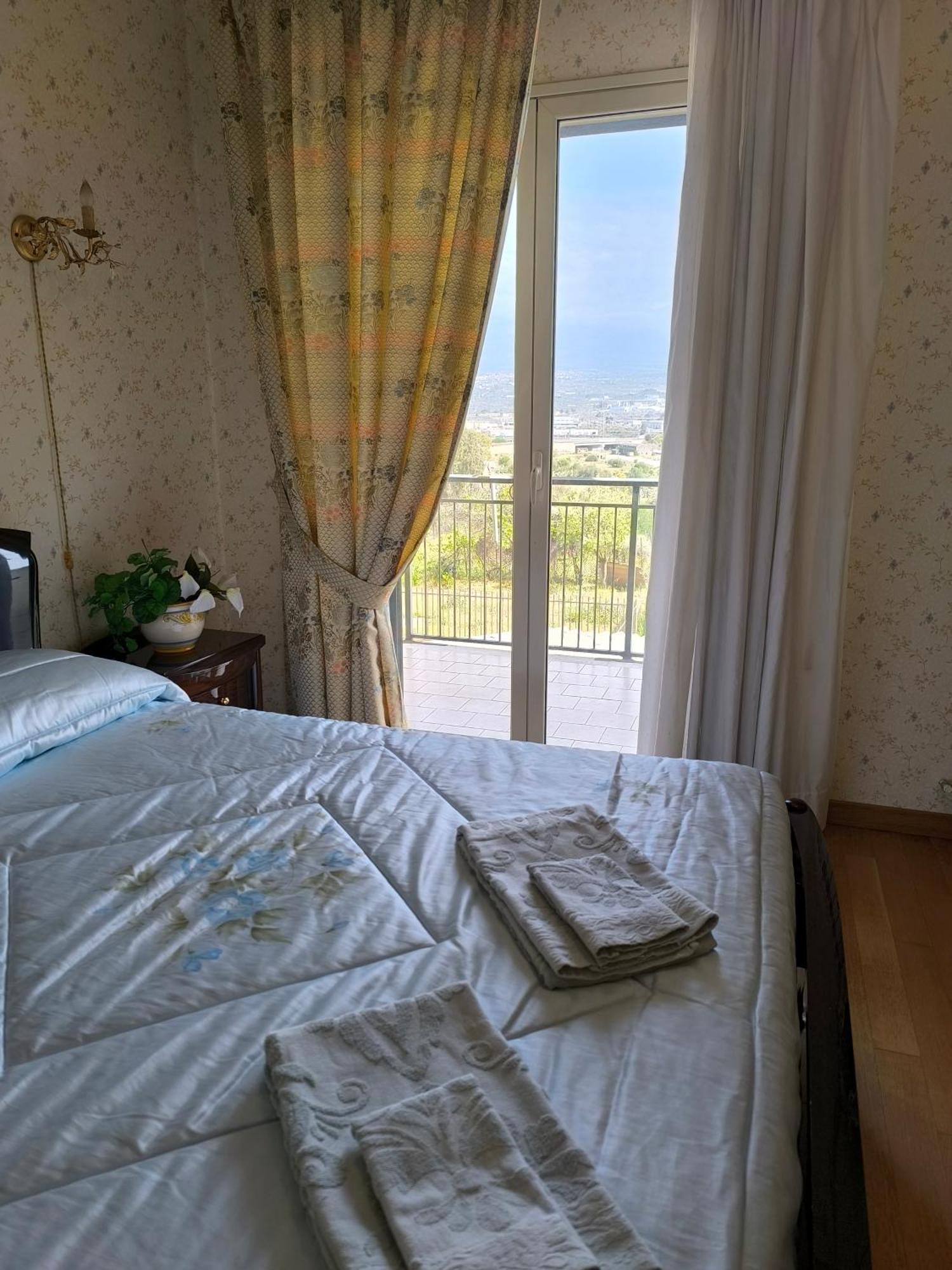 Bed & Breakfast Kalinka Motta SantʼAnastasia Exterior foto